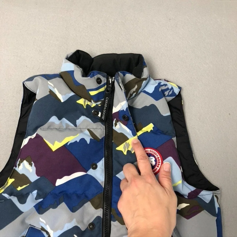 Canada Goose Free Style Puffer Vest Boys‎ Medium 10 12 Mountain Hiking Outdoor